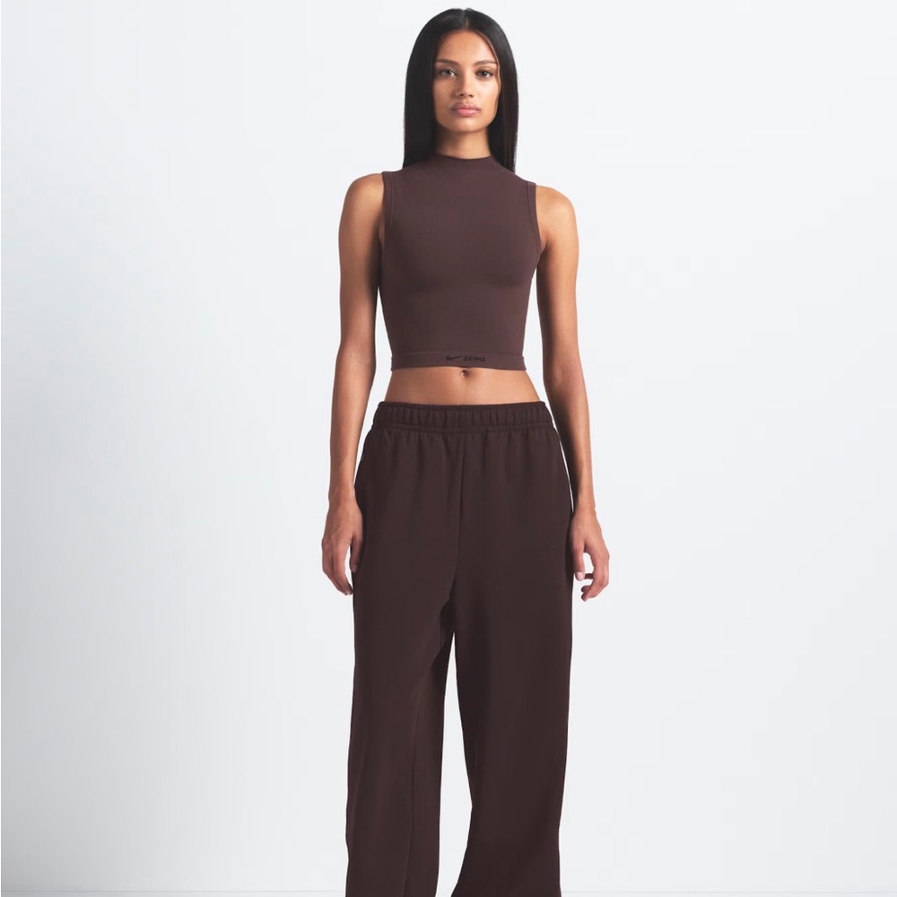 SKIMS + NIKE Vintage seamless mock neck longline bra color phoenix 🤎 BNWT
